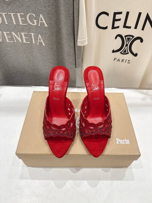 高版本出厂 Christian Loubotti Cl红底鞋F030 2026Ss夏季新款烫钻仙女风高跟鞋拖鞋 Cl的红底鞋让很多人痴迷，无言的性感，设计简单大