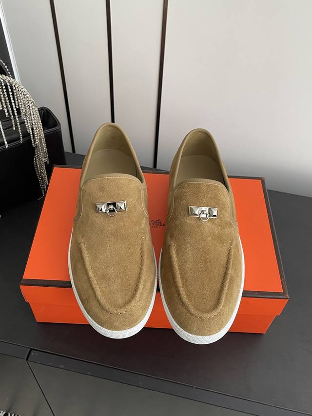 女款 p 男款 情侣款H家最新经典乐福鞋，经楦靴型+英伦复古设计，经典耐看！原版倒模楦型，极致1:1形体. 进口高端牛反绒 牛皮面料组合呈现出精致质感，进口羊皮