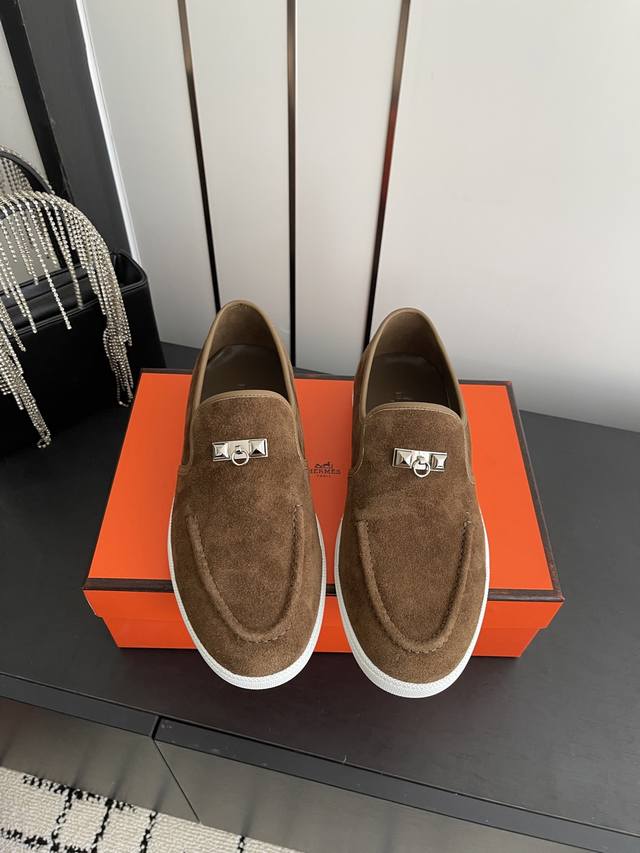 女款 p 男款 情侣款H家最新经典乐福鞋，经楦靴型+英伦复古设计，经典耐看！原版倒模楦型，极致1:1形体. 进口高端牛反绒 牛皮面料组合呈现出精致质感，进口羊皮