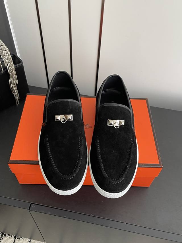 女款 p 男款 情侣款H家最新经典乐福鞋，经楦靴型+英伦复古设计，经典耐看！原版倒模楦型，极致1:1形体. 进口高端牛反绒 牛皮面料组合呈现出精致质感，进口羊皮