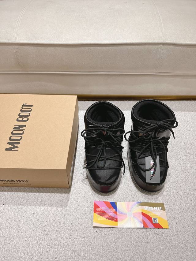 顶级版本 Moon Boot 25 最新 秋冬 丑萌雪地短靴 忘了Ugg吧，时髦人都在穿Moon Boot雪地靴 如果你难以接受Ugg的复兴那现在有一款更另类的