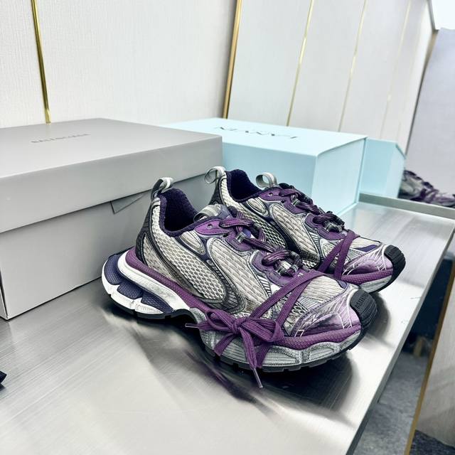 出厂价p 24春夏Balenciaga巴黎世家老爹鞋最新款 复古休闲运动鞋系列推出探索时尚界对于原创与挪用的概念、以全新系列致敬传承与经典， 以标志性Balen