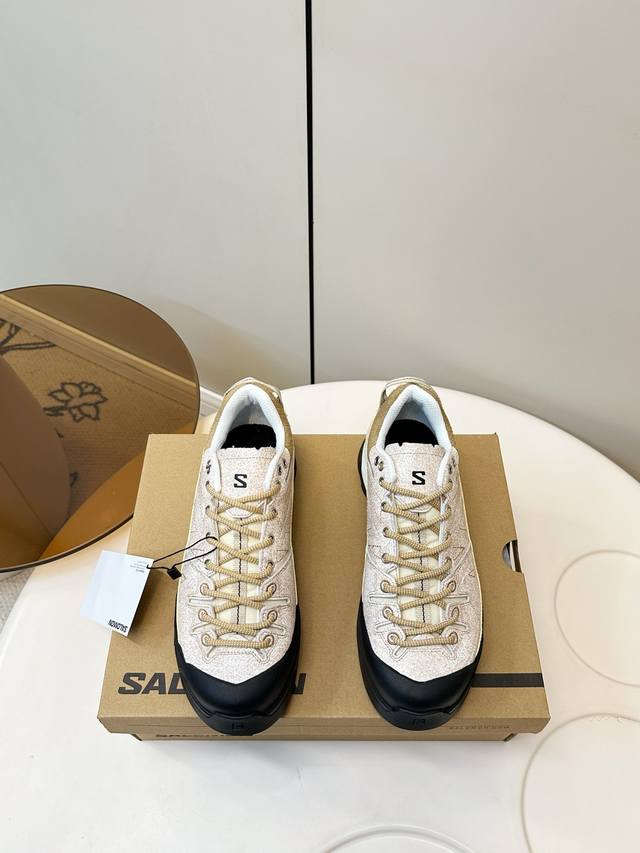 Salomon｜萨洛蒙X-Alp Suede徒步鞋 户外运动鞋 萨洛蒙X-Alp Suede徒步鞋，复古又时髦！深棕橡胶鞋底抓地力超强，适合徒步、登山等户外活动