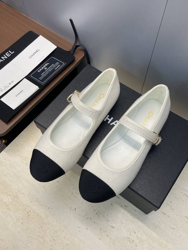 工厂p价p Chanel 香奈儿 2025秋冬走秀新款平底乐福女鞋 小香字母Logo五金扣圆头低跟玛丽珍芭蕾舞女单鞋 材质：鞋面进口环保透气毛呢面料++混种羊皮
