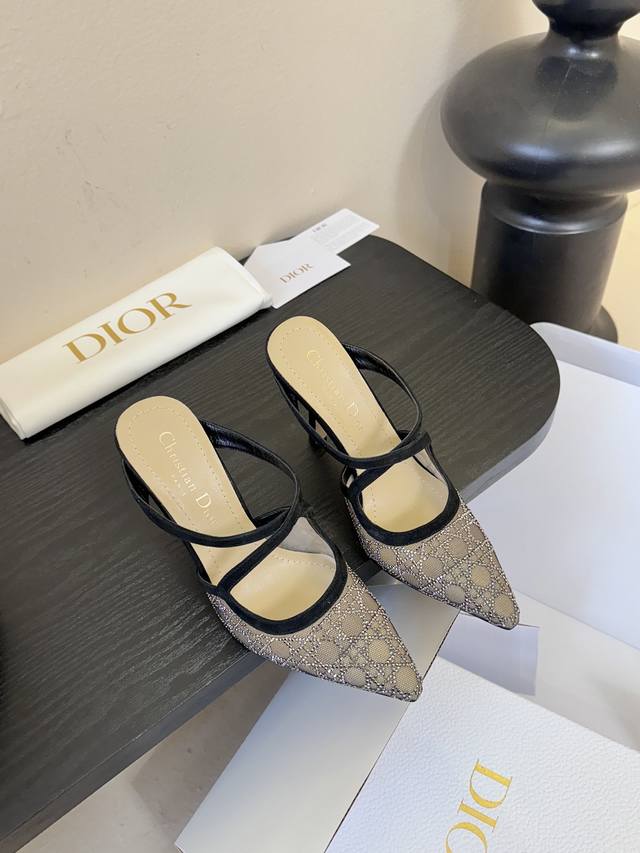 Dio* Cd迪奥25Ss春夏璀璨星河系列新品高跟鞋 网纱鞋面 搭配经典藤格纹水钻 Blingbling地闪耀，太美啦，专柜除了贵挑不出毛病！必入款 年会百搭耀