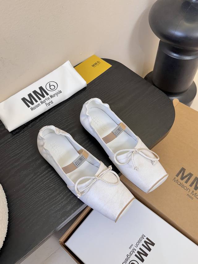 Maison Margie*马吉拉分趾粗跟平底复古玛丽珍娃娃头苹果头芭蕾舞指鱼嘴单鞋棒了的版本 非常不好做！马吉拉分趾鞋又被推到风口啦 小红书发一个爆一个！性感