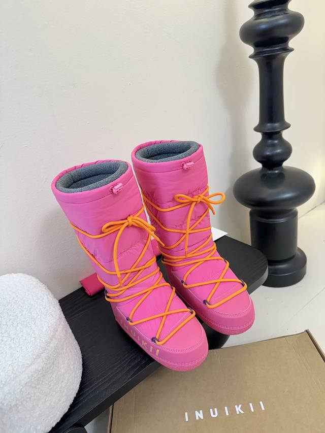 Inuikl* 新款防水多巴胺新配色厚雪地靴 超级厚防水多巴胺新配色雪地靴！这款颜色真的超级多彩！搭配的超级好看！在寒冷的冬日的绵绵的冰雪下！新的多巴胺配色就想