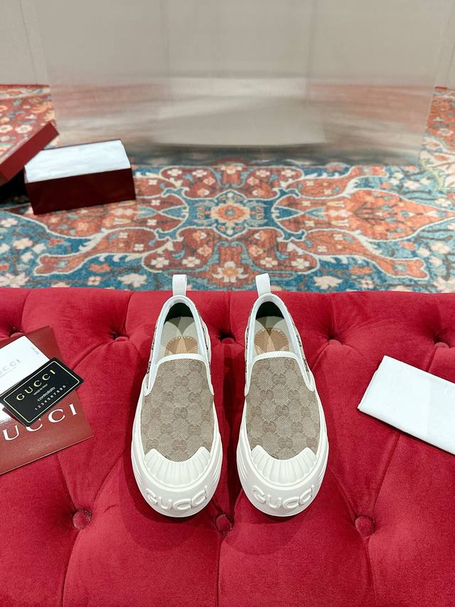 女款 上新 Arrival Gucci Tennis 1977 经典乐福系列帆布鞋 2025火爆推荐款，G+1977×Disney 合系作列 Gg帆布成制融品入