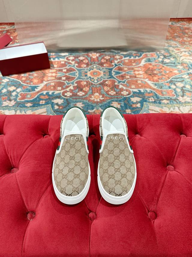 男款 Gucci Ace系列男士帆布鞋 2025火爆推荐款 Gg帆布成制融品入牌元素 复古格风浓郁 经典与情怀都让人完美回忆！ 原版开发每个颜色布料都是原版定制