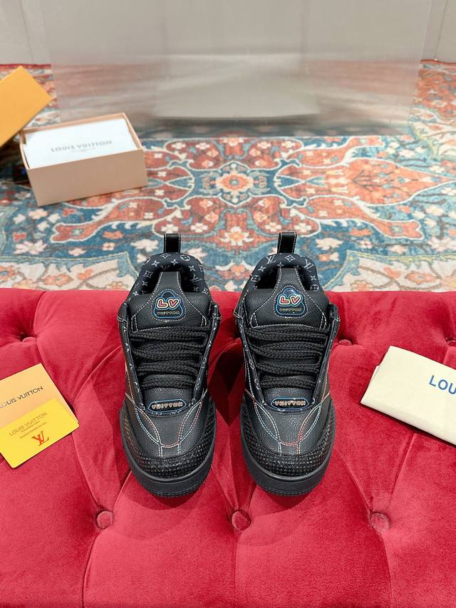 Lv驴牌L家Skate 系列 最新配色 Tariner运动鞋 四叶草 滑板鞋 情侣款 复古篮球鞋 原版购入开发 做货 本款 Lv Skate 运动鞋以缤纷细节点