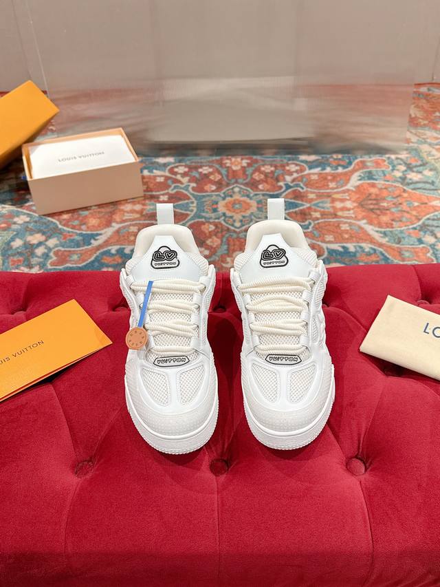 Lv驴牌L家Skate 系列 最新配色 Tariner运动鞋 四叶草 滑板鞋 情侣款 复古篮球鞋 原版购入开发 做货 本款 Lv Skate 运动鞋以缤纷细节点