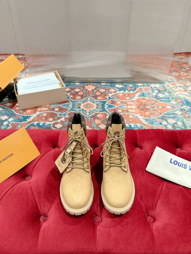 女p 男p Lv X Timberland 添柏岚 联名款 老花 大黄靴 及踝靴 短靴顶级版本 Lv X Timberland 及踝靴取材Monogram 压纹