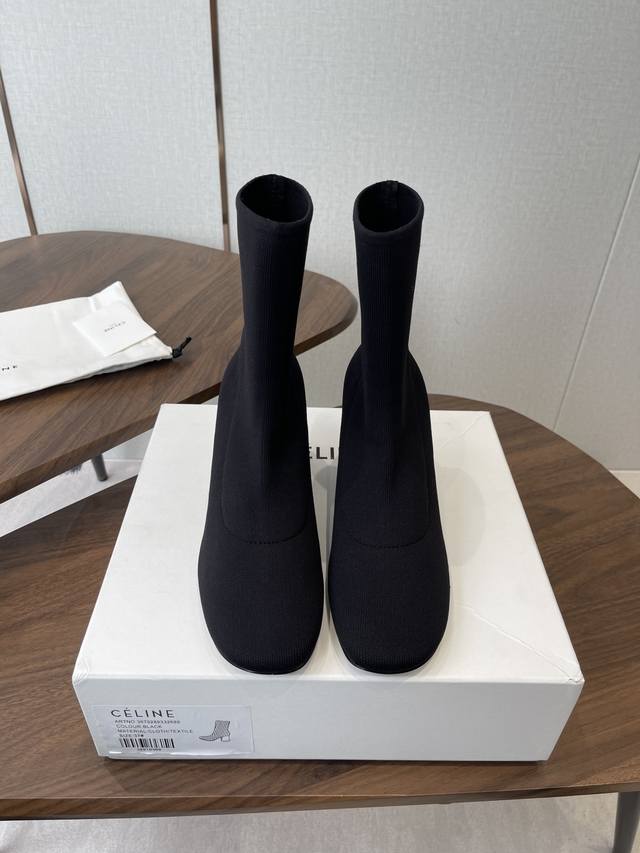莞产Celine塞琳 25秋冬新款杨幂同款 飞织 凯旋门英伦风短靴 简约大气时髦 耐看不过时 是时尚圈永不退潮的经典所在，复古的英伦风格，让你穿出不一样的气质对