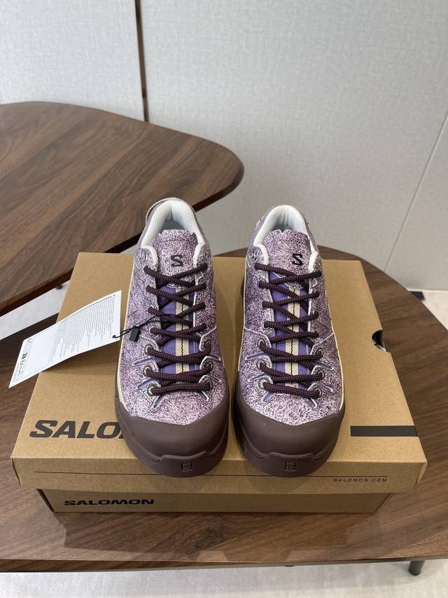 Salomon Xt Whisper 萨洛蒙户外 休闲 运动鞋 原版购入开发 做货 全新演绎的专注于其空气动力学的外观上，标志性白色与奶油色带来都市风格。 另一
