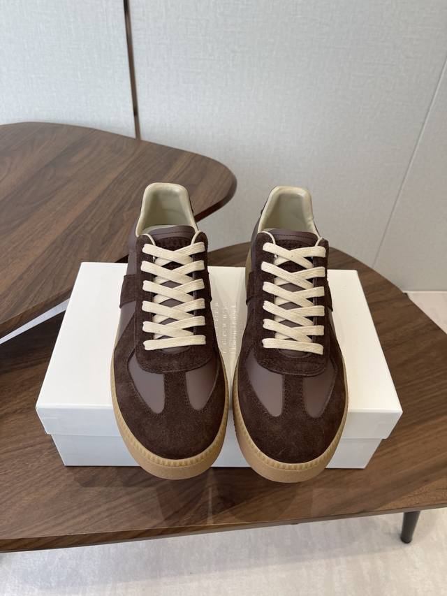 Maisonmargiela Mm6 马吉拉 厚底 德训鞋 休闲 运动鞋 原版购入开发 做货 鬼才设计师品牌，一个轻奢品牌 这一款德国训练鞋延续了经典的T形真皮