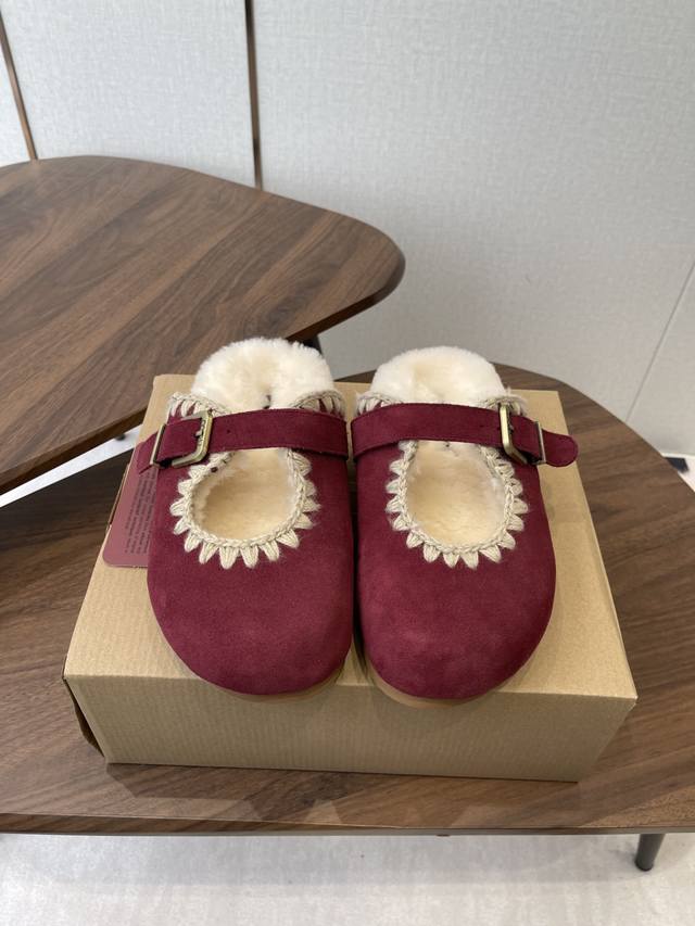 Mou潮牌羊毛半拖 辨识度极高的鞋履设计风格，大自然和皮草艺术结合 秋冬季节风靡全球的潮流单品，保暖神器，时尚博主最爱，呆萌丑萌雪地靴 鞋面 皮毛一体全手工缝线