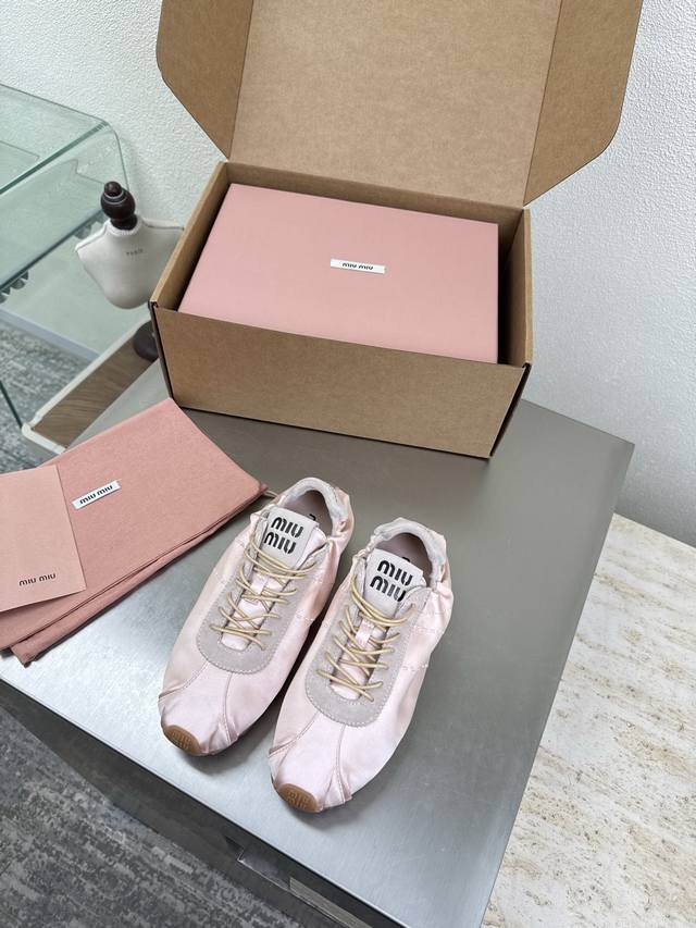 褶皱系列 春款 经典 Miu'miu 粉色 经典设计 印刷皮质Logo 系列 Miu'miu 经典舒适 制作 原版一致 成型大底 高版本 面料 原版科技面料 小