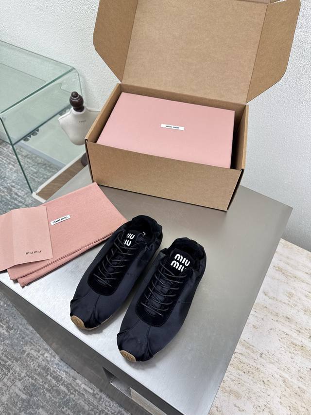 褶皱系列 春款 经典 Miu'miu 黑色 经典设计 印刷皮质Logo 系列 Miu'miu 经典舒适 制作 原版一致 成型大底 高版本 面料 原版科技面料 小