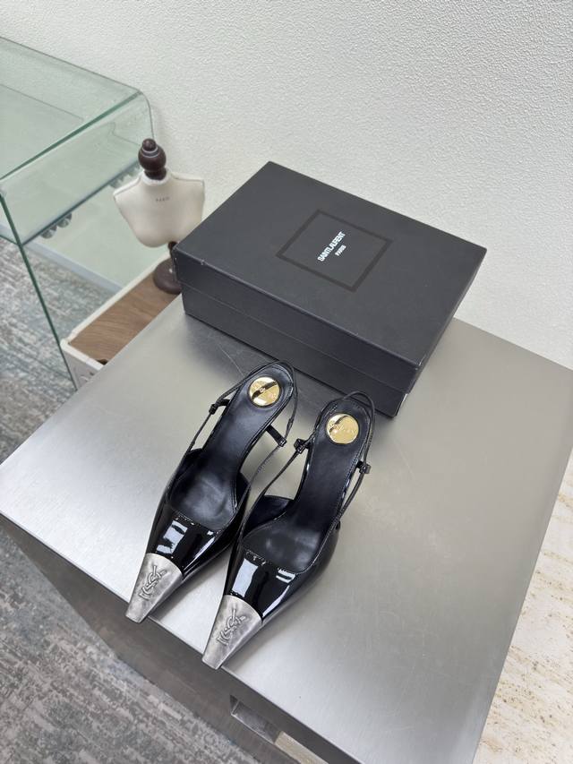 古银系列 金属头 Ysl 8Cm 跟高 Yvette Saint Laurent圣罗兰Logo 精致高跟 黑色小牛漆皮 最懂女人心的杨树林 无死角的美鞋 撑起气