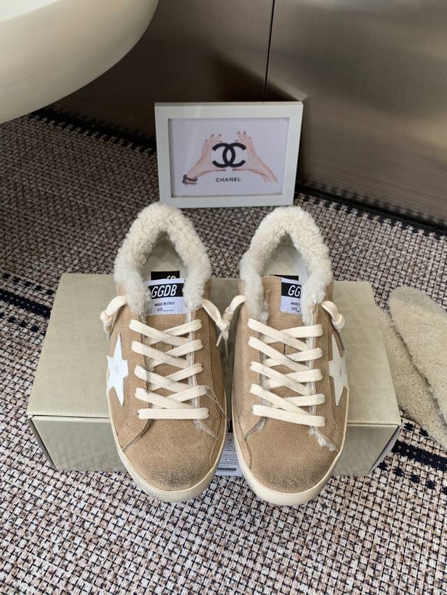 Ggdb Golden Goose Deluxe Brand 秋冬新款羊毛里 小脏鞋 休闲鞋 超多明星网红种草 当下最流行的设计 星星Logo点缀 品牌感拉满