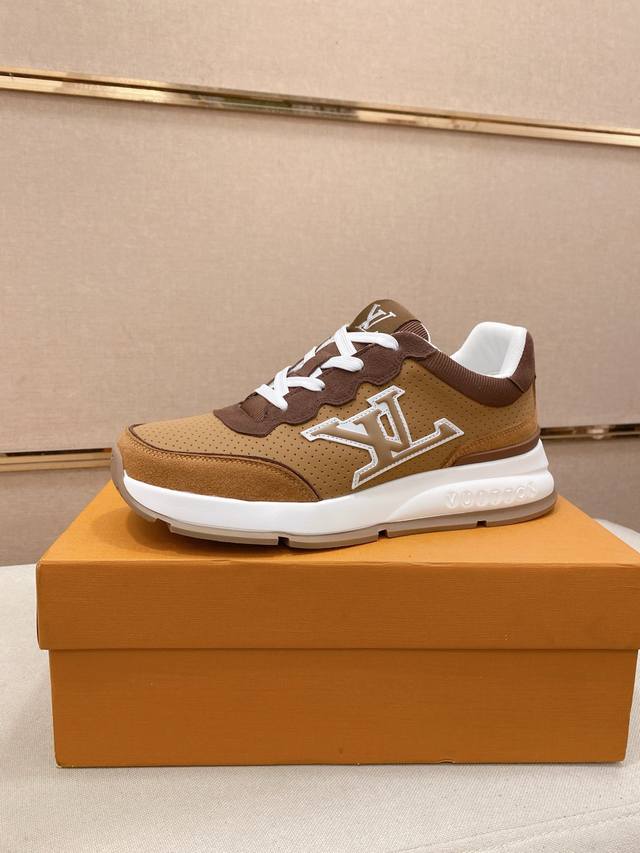 工厂P价 Lv~路易威登潮流男鞋 新款出货 最新搭配 官网同款 超高品质 当季热卖 精选头层牛皮 舒适透透气网布内里 原版套楦 上脚舒适 耐磨橡胶大底 码数：3