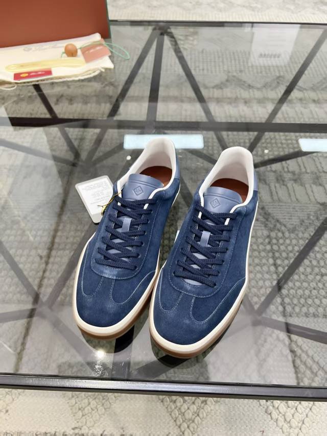 顶级代购 Lp 炸街男神爆款休闲板鞋专柜新品同步，鞋面意大利进口牛皮搭配绒布面料，高品质拼接工艺经典大方版面男士气质，柔软舒适里垫，鞋底：原厂特供原版底，独家活