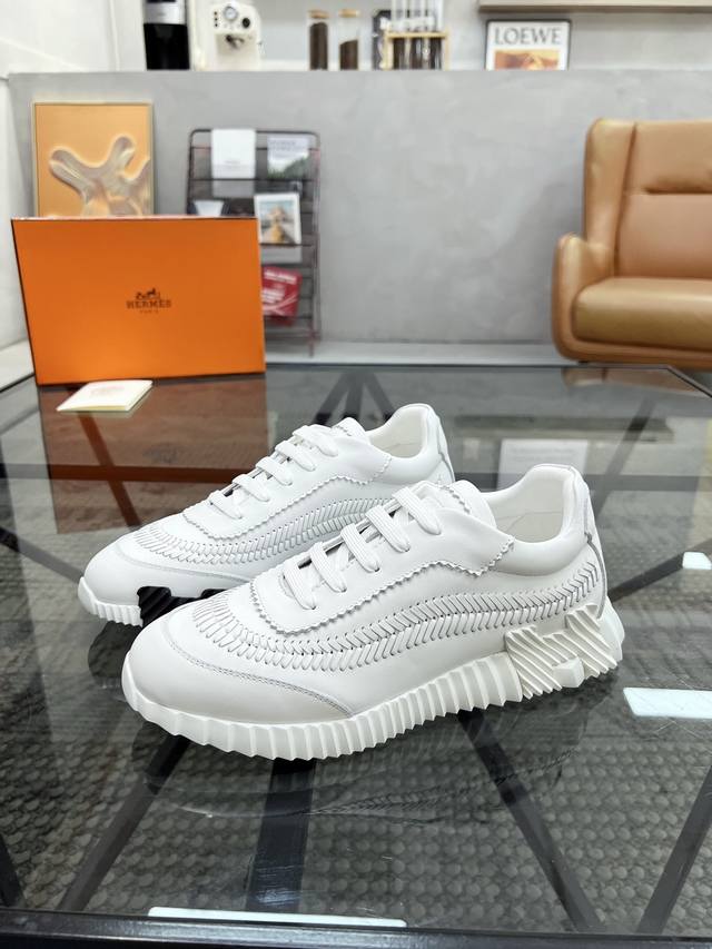 顶级代购 爱 超人气男神运动鞋新品来袭专柜同步发售原厂配置，意大利进口原版牛皮面料，编织拼接工艺，进口水染牛皮里垫，鞋底：原厂特供原版底超级舒适，原厂跟单货 高