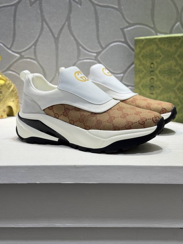 Gucc* 古奇！官网全球首发 鞋面采用牛皮拼接帆布，欧洲顶级~羊皮内里制作，让行走更加便捷舒适！独家新款惊世之作，与官方的质量相比美的1：1复刻 ！打造时尚个