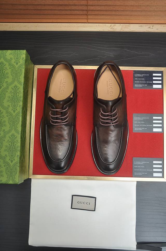 出厂价P DDD 品牌：Gucci 古奇 DDD 标准码：男码38 44 45可以定做 DDD 等级：官网同款 原单品质 DDD 材料：原版牛皮 水染牛皮内里