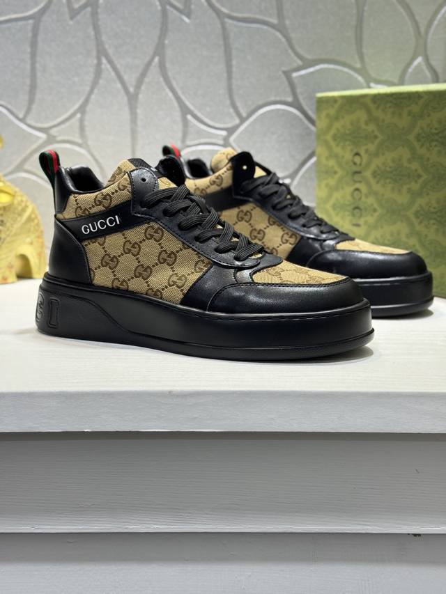 Gucci─古奇代购级别，媲美正品无压力，炫彩风盛行，上脚真的很好看，意大利进口原版皮料，质感好到爆！套楦工艺，意大利进口头层羊皮内里，强烈推荐的好货，看对眼必