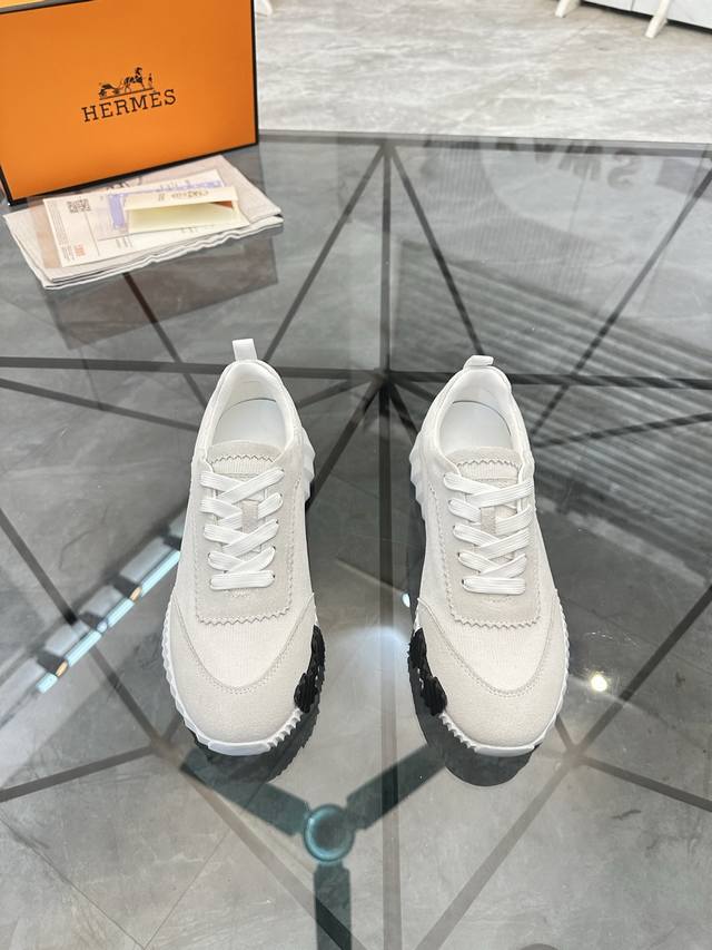 价: ￥P 广州货 DDD 商品商标: Hermè* 爱马仕* 低帮休闲鞋 DDD 正码码数: 35-45. 可订做46 情侣款 DDD 商品材料：鞋面专柜原版