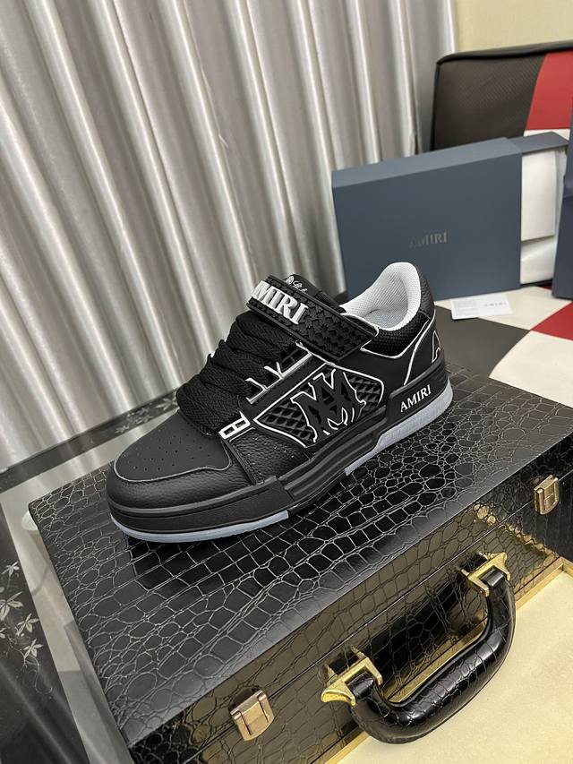 出厂价Pp： Amiri埃米尔爆款情侣骨头鞋。休闲时尚领头羊。来自洛杉矶的高街潮牌独家爆版骨头鞋，众多明星网红同款，中国新说唱歌手小白Gali 王一博 杨幂等网