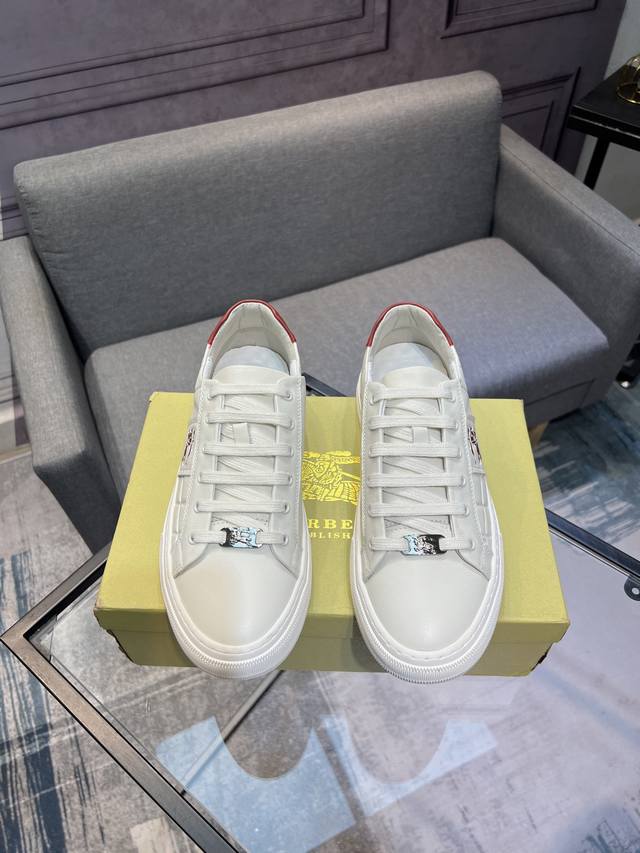 巴宝莉 春秋新款原版复刻!原版复刻出品,可做工一流,鞋面牛皮真皮垫脚,适合各种出行!码数38-44码 DDD 巴宝莉 春秋新款原版复刻!原版复刻出品,可做工一流,鞋面牛皮真皮垫脚,适合各种出行!码数38-44码 DDD