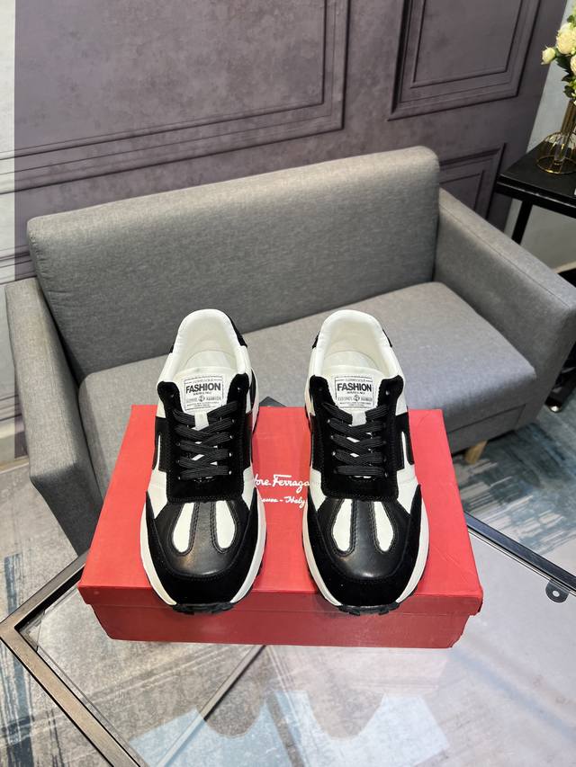 新款单鞋 菲拉格慕 鞋面牛皮真皮内里 。原版大底开模，复刻不管风吹雨打鞋楦不变，经得起时间的验证， 码数：38-44码 DDD