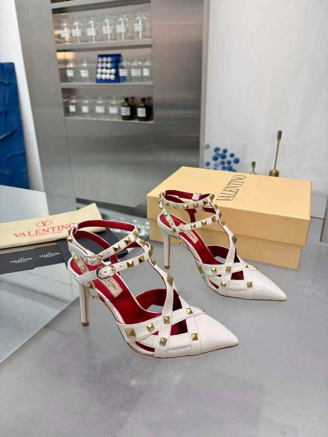 出厂价Pp¥ DDD 2026春夏新款,简直不要太好看性感的同时又带有少女的小可爱 DDD 经典的钉钉永不过时,原版打造,你值得拥有 DDD 面料:进口羊皮 D 出厂价Pp¥ DDD 2026春夏新款,简直不要太好看性感的同时又带有少女的小可爱 DDD 经典的钉钉永不过时,原版打造,你值得拥有 DDD 面料:进口羊皮 D