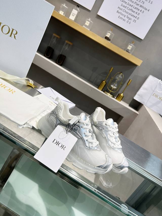 Dior Vibe迪奥 早春新款 休闲运动鞋 DDD 原版购入开发 做货 细节对版 Dior Cruise 早春季主题希腊女神风与现代运动风范完美结合 Dior