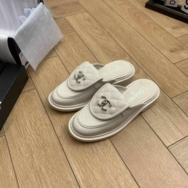 官网同步高版本更新，Chanel 香奈儿早春新款顶级秋鞋拖鞋系列__________________ 春秋季香家必备爆款，女神系列，拥有香家特色优雅名媛气质，超