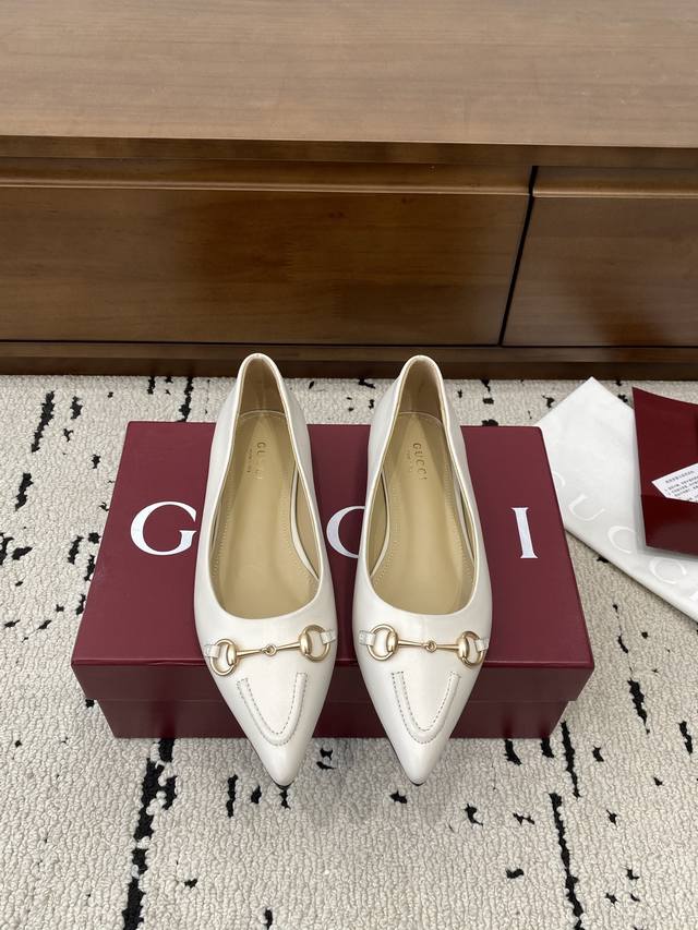 Gucci 古驰 26Ss DDD 2026早春新品经典马衔扣尖头平跟单鞋主打系列终于面世，狠货值得期待！原有的经典 创造新设计 DDD Bs代购级别！高级感十