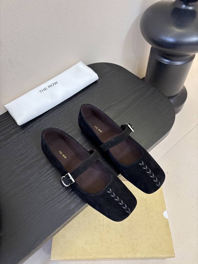 The Ro*26早春新款玛丽珍平底单鞋跳舞鞋奶奶鞋!很少会看到一款跳舞鞋会做到这么精细、而且对脚的包容性特别强,把脚型修饰得妥妥的,又不失独特韵味,上脚方便便 The Ro*26早春新款玛丽珍平底单鞋跳舞鞋奶奶鞋!很少会看到一款跳舞鞋会做到这么精细、而且对脚的包容性特别强,把脚型修饰得妥妥的,又不失独特韵味,上脚方便便