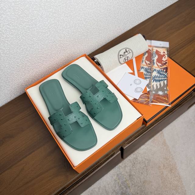 出厂价Pp： 随机赠送丝巾 DDD 品牌：Hermes DDD 颜色:经典全色系 DDD 编号：H8018-5 DDD 跟高：1Cm DDD 码数：35-40全