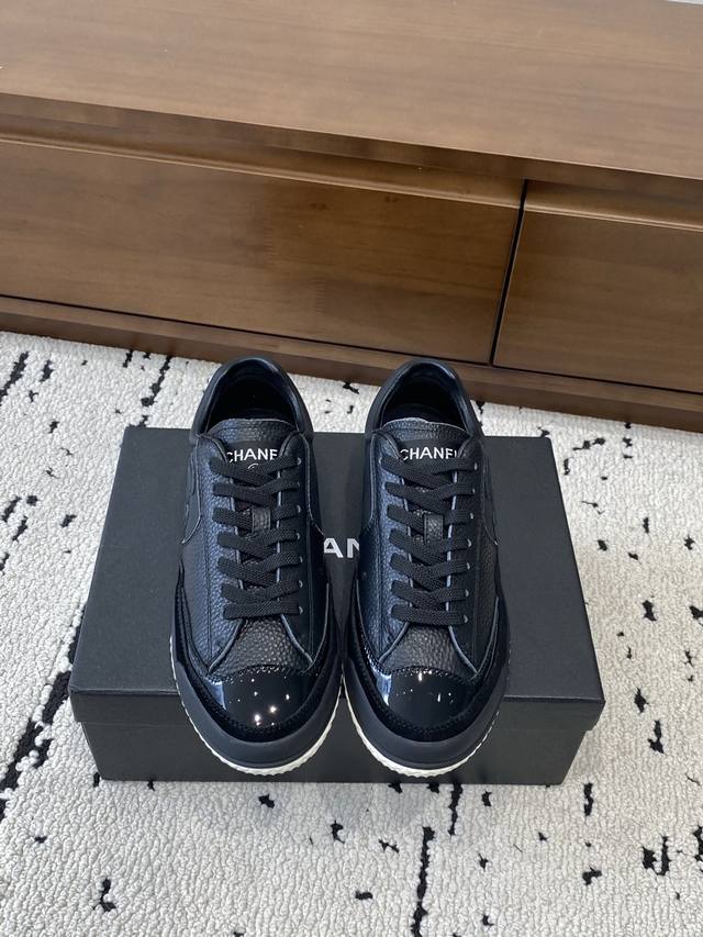 高版本 DDD Chanel香奈儿25Ss最新款小白鞋 休闲 运动鞋 滑板鞋 原版购入开发做货 DDD 小香 C家 专柜又一超级大爆款，网红博主小姐姐们的挚爱，