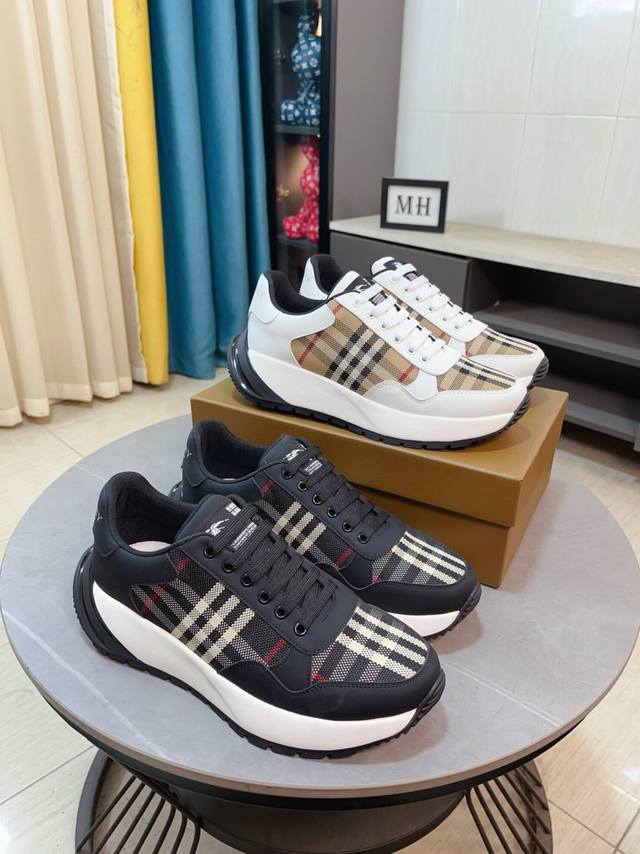 出厂价P 巴宝莉 新款系带休闲男鞋抢先上市,材料做工完胜市场所有版本 最高品质出货头层牛皮配进口原版材料真皮内里,私模软质大底,上脚舒适度高、进口专用材料凸显品 出厂价P 巴宝莉 新款系带休闲男鞋抢先上市,材料做工完胜市场所有版本 最高品质出货头层牛皮配进口原版材料真皮内里,私模软质大底,上脚舒适度高、进口专用材料凸显品