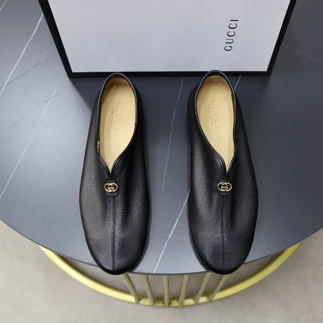 出厂价P 牛里 DDD 品牌：古奇Gucci DDD 尺码：38-44 45可定制 DDD 等级： 专柜经典款 DDD 材料： 原版软牛皮鞋面 舒适牛皮内里 原