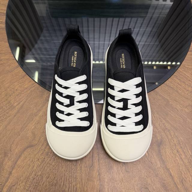 Bottegavenet*Bv 新款米奇款厚底大头鞋Vulcan情侣款运动鞋 DDD 鞋面采用进口原版牛皮 内里意大利进口羊皮，原版Tpu大底 DDD 码数39