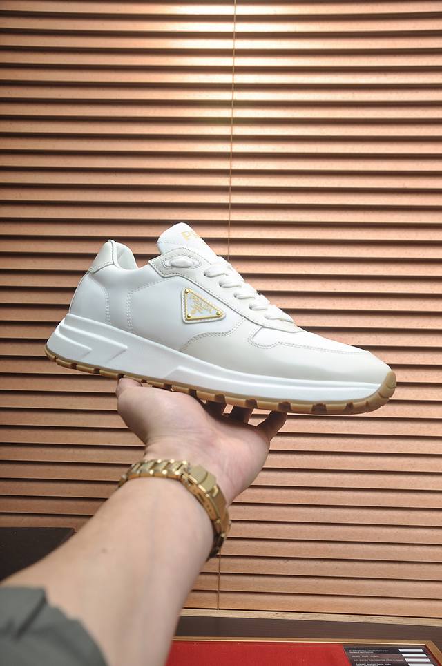 出厂价P 普拉达Prada 顶级原单，当季新款，高品质原单牛货，顶级高丝光牛皮拼原版透气布料+进口滴胶，内里进口弹力布配原版牛皮垫脚，原厂厚大底！品质保证！码3