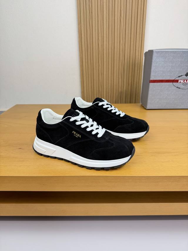 Prada 普拉达 DDD -高端品质 原单 休闲运动鞋 DDD -鞋面：高丝光小牛皮、鞋身丝印品牌Logo、鞋舌.后跟.空压品牌Logo DDD -内里：水染
