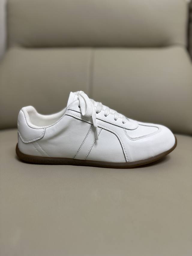 专业麦昆工厂P.顶级版本.情侣款： DDD Alexander Mcqueen高版本再次升级为最高品质 DDD 麦昆 春夏秋冬 顶级版本 代购级别 DDD 诚招