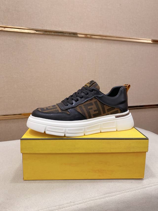 工厂P价 Fendi芬迪 新款鞋面进口牛皮面料 内里进口羊皮内里 。原版大底开模，每一位男士的身份衬托，上脚大气稳重高端定制专柜原版复刻不管风吹雨打鞋楦不变，经