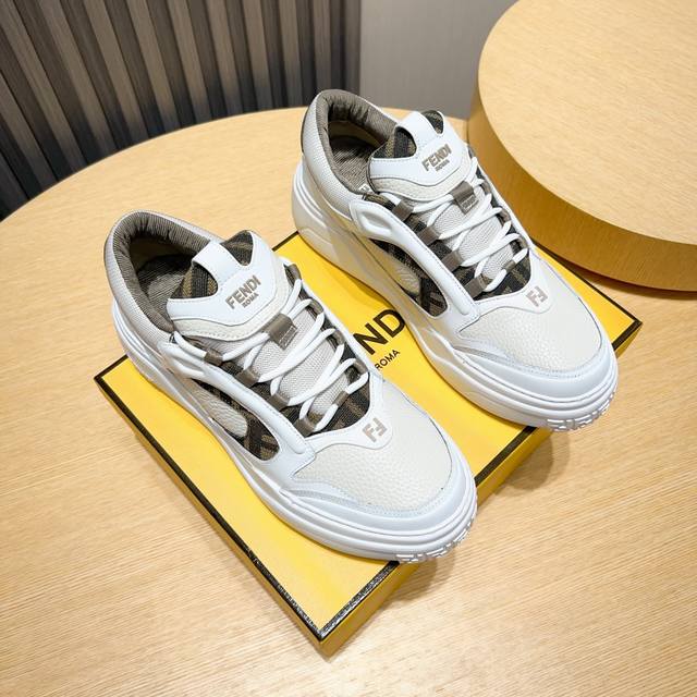 工厂P 芬迪 Fendl 风靡全球的小怪兽！今年最流行官网休闲鞋，官网复制1：1，品质，完美做工耐磨大底，鞋面采用头层牛皮，原版内里垫脚，上脚超舒适，休闲百搭适