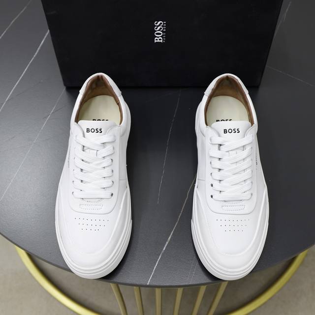 出厂价Pp： 顶级原单Boss 最新上市、进口原版牛皮面、高级原版图案。高端1:1开模定制，原版大底，更轻便，防滑。时尚主打潮流，百搭爆款。散发时尚休闲气息，时